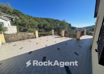 Cortile interno - Villa Località Marino, Andora - foto 2