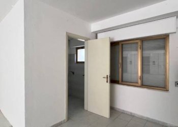 Stanza non arredata - Shop via Aurelio Saffi, Trepuzzi - photo 11