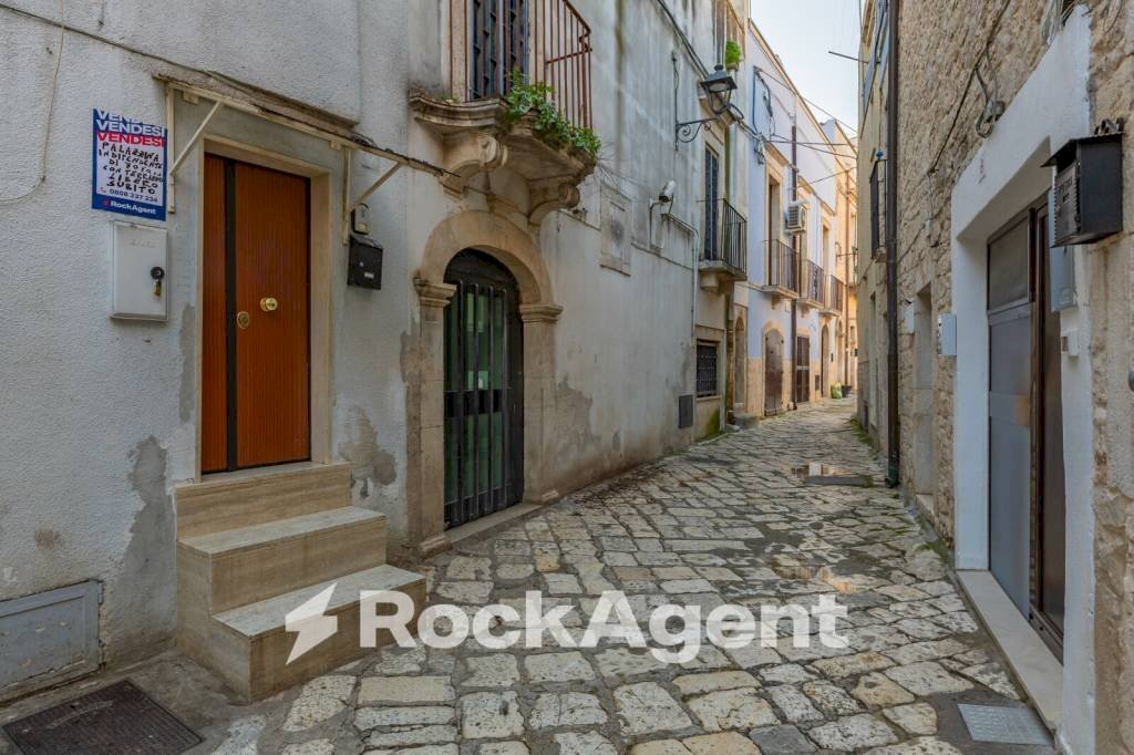 Zona - Stabile - Palazzo via Chiesa, Casamassima - foto 1