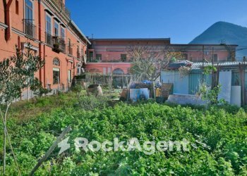 Giardino - Appartamento salita Scanzano, 10, Castellammare di Stabia - foto 8