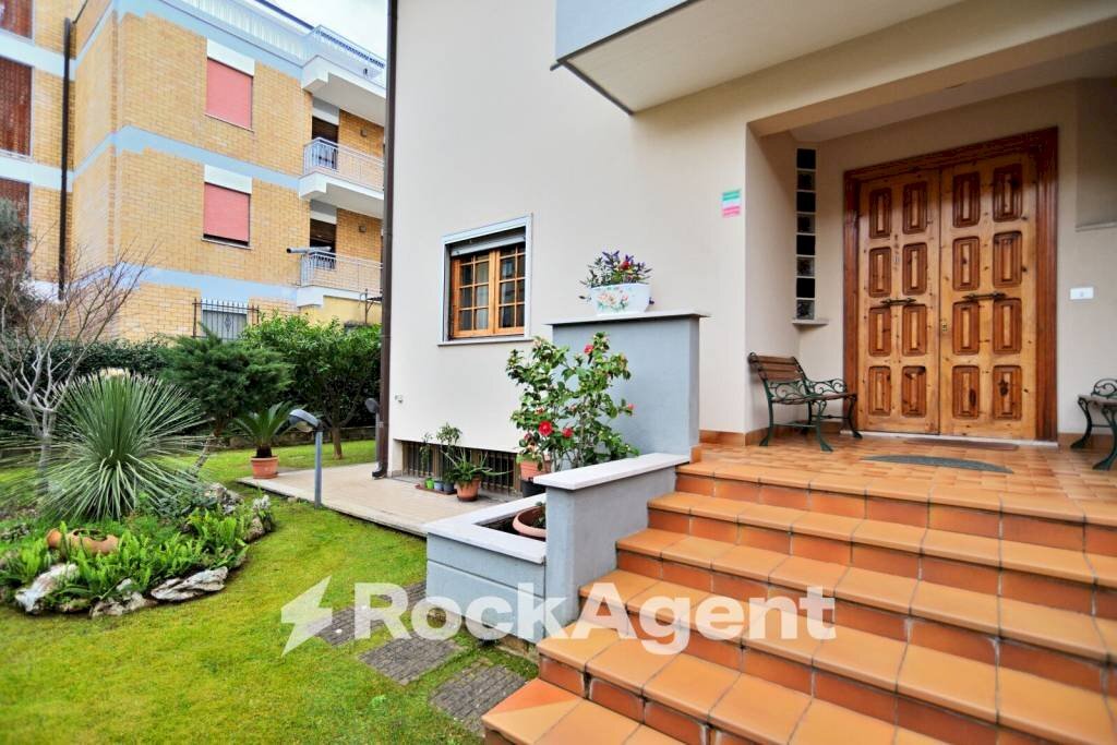 Giardino - Villa via Ombrone, 5, Latina - photo 3