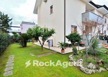 Giardino - Villa via Ombrone, 5, Latina - foto 4