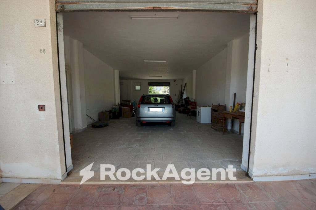 Box auto - Villa via Cristoforo Colombo, 30, Spongano - foto 2