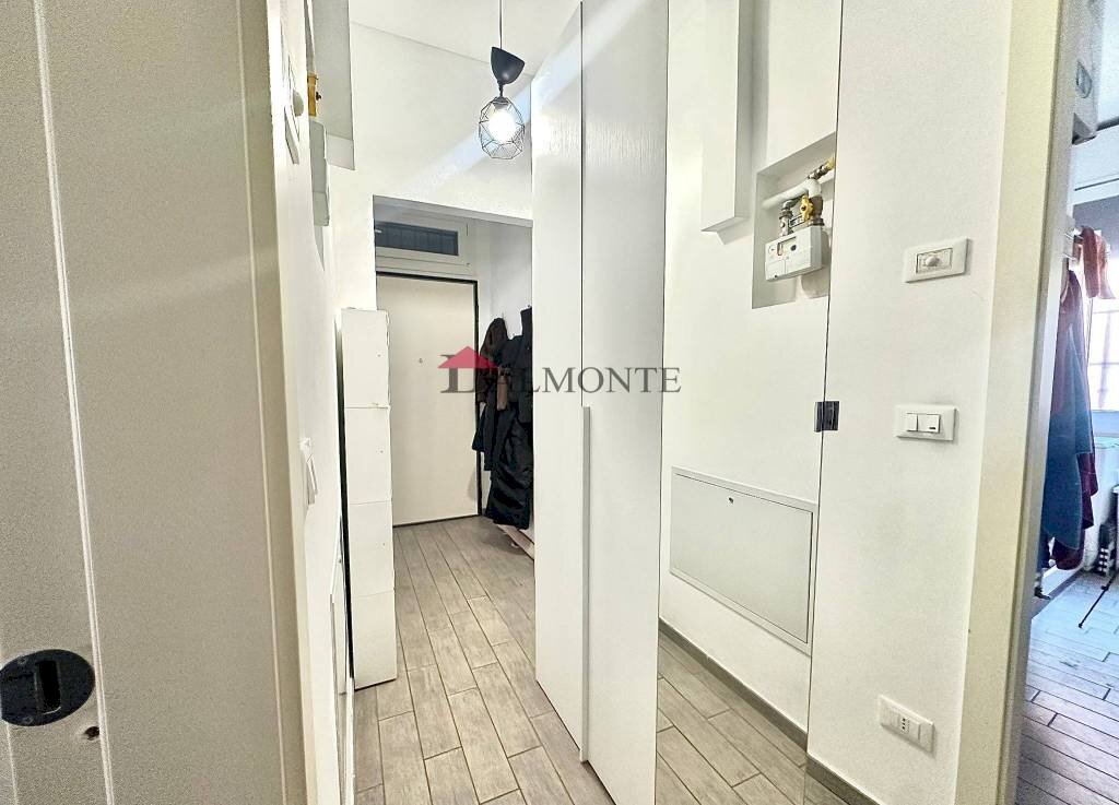 Corridoio - Appartamento via Vittorio Veneto, Bologna (zona Saffi) - foto 2