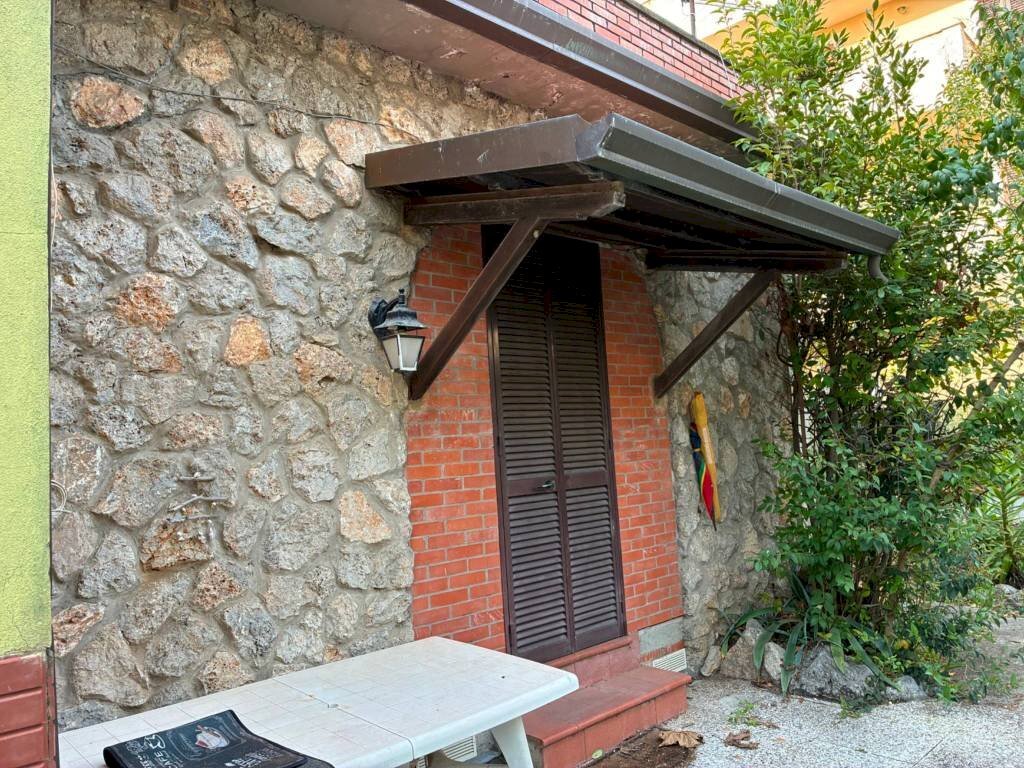 Giardino - Appartamento via Fosdinovo, Massa - foto 1