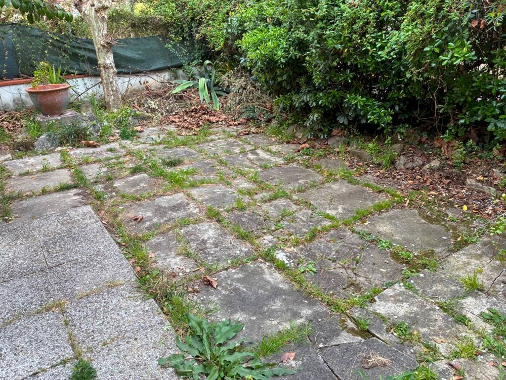 Giardino - Appartamento via Fosdinovo, Massa - foto 2