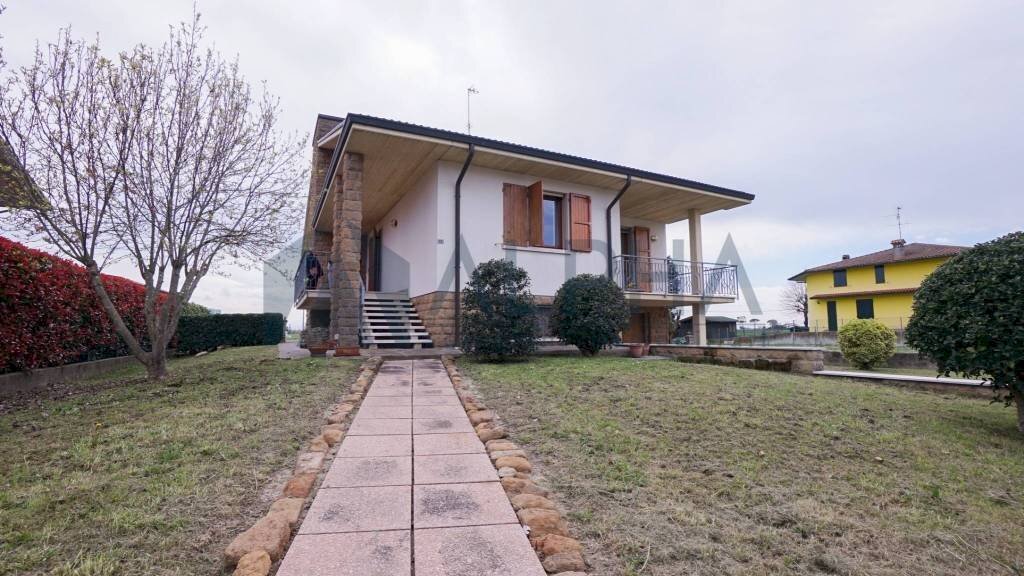 Giardino - Villa via del Fabbro, Ravenna (zona San Pietro in Vincoli) - foto 1