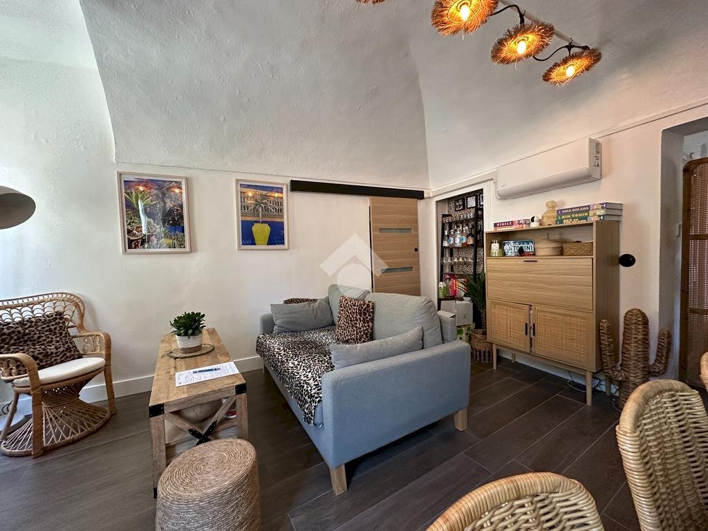 Three-room apartment Via magenta, Camporosso - photo 1