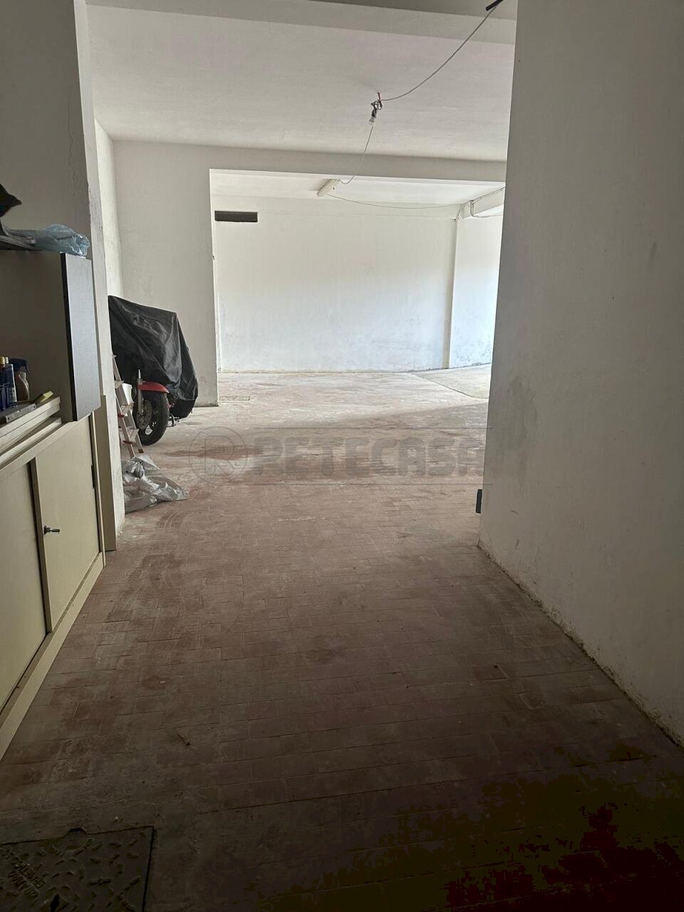 76d9a9d8-59c8-4e3c-afc2-130ab562f298.jpg - Magazzino Via Biagio Miraglia, Catanzaro - foto 2