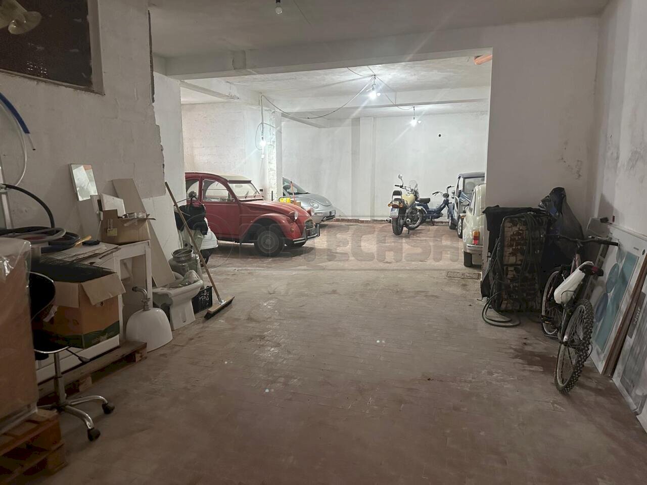 71060826-affe-419e-b505-368ead4e9d12.jpg - Magazzino Via Biagio Miraglia, Catanzaro - foto 3