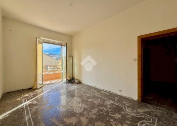 Three-room apartment Via L. Cadorna, Vado Ligure - photo 6