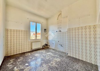 Three-room apartment Via L. Cadorna, Vado Ligure - photo 15