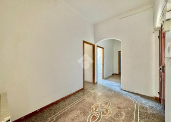Three-room apartment Via L. Cadorna, Vado Ligure - photo 24