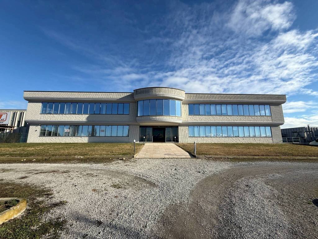 Capannone Carmagnola - foto 1