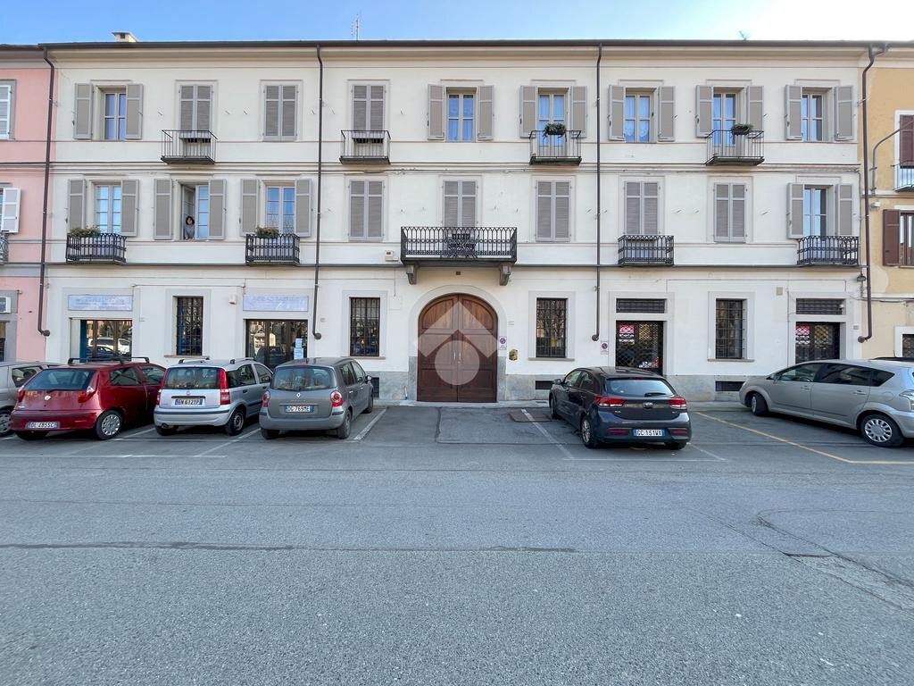 Negozio Piazza Matteotti, Pinerolo - foto 1