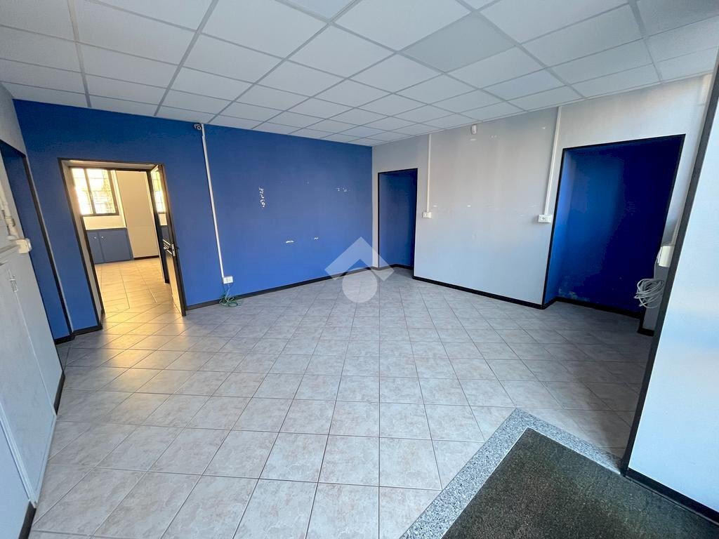 Negozio Piazza Matteotti, Pinerolo - foto 3