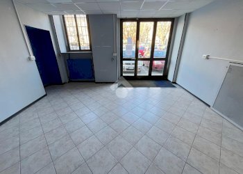 Negozio Piazza Matteotti, Pinerolo - foto 5