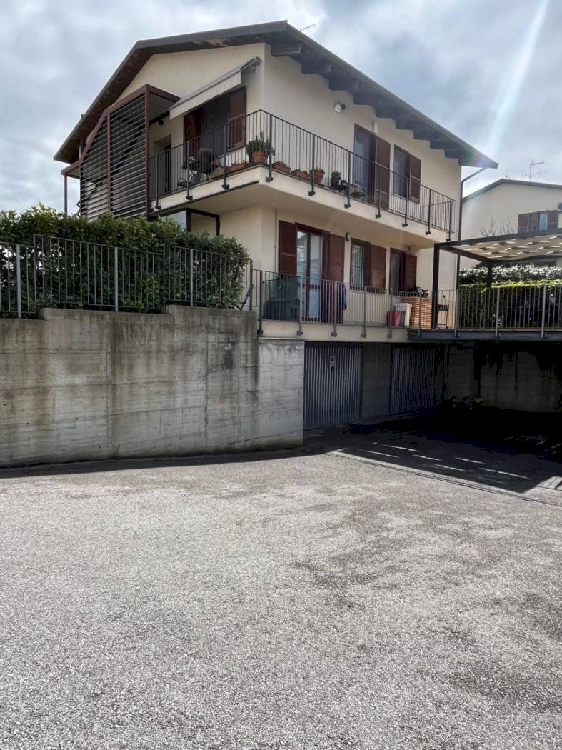 Quadrilocale Via Alba Monforte, Castiglione Falletto - foto 1