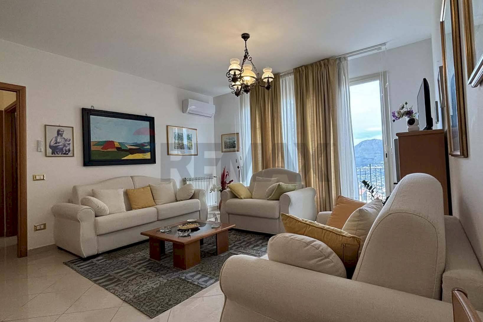 Salone - Four-room apartment via Regione Siciliana
 
20, Monreale - photo 1