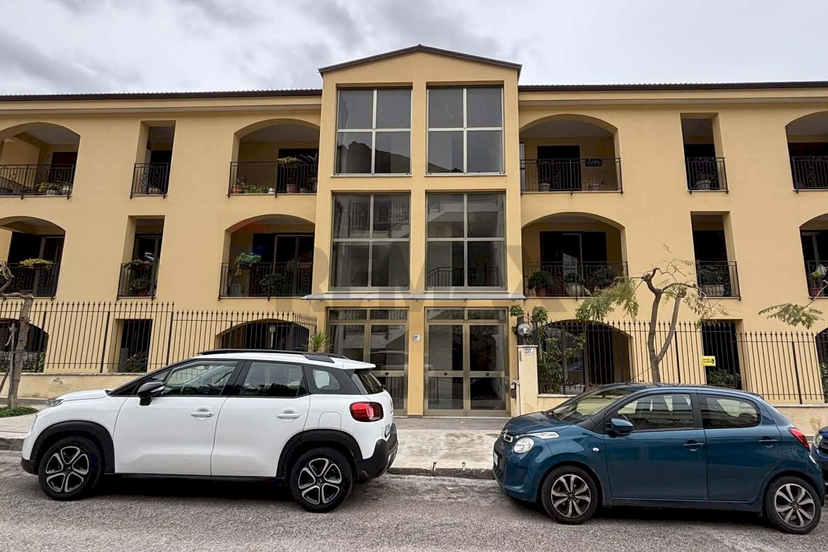 Edificio all\'aperto - Four-room apartment via Regione Siciliana
 
20, Monreale - photo 1