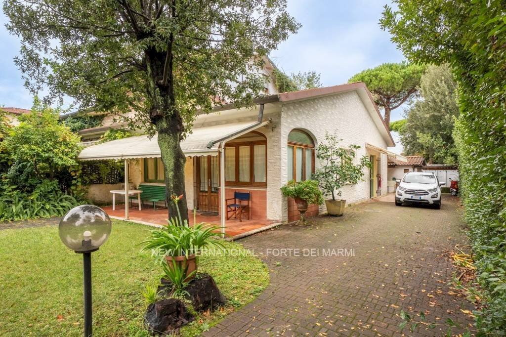 Facciata - Villa via Girolamo Savonarola, Forte dei Marmi - foto 1