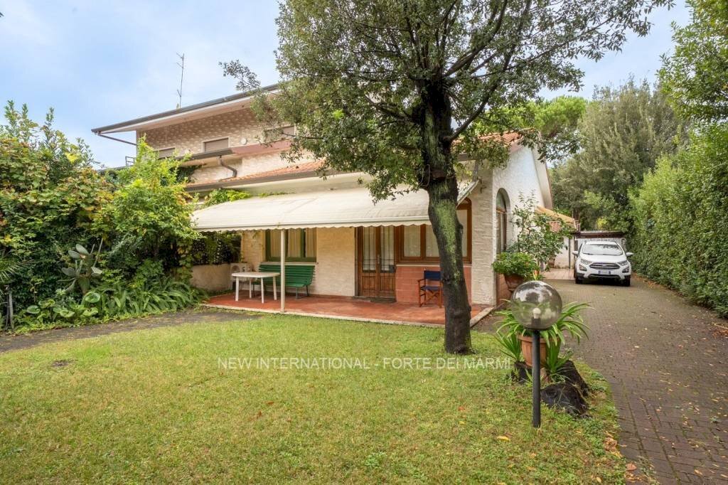 Giardino - Villa via Girolamo Savonarola, Forte dei Marmi - foto 2