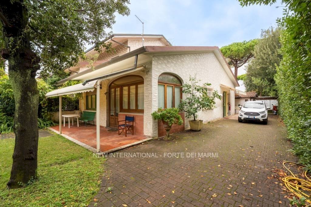 Facciata - Villa via Girolamo Savonarola, Forte dei Marmi - foto 3