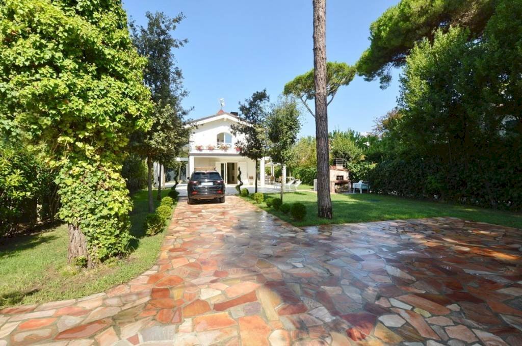 Giardino - Villa via Amilcare Ponchielli, Forte dei Marmi - foto 2