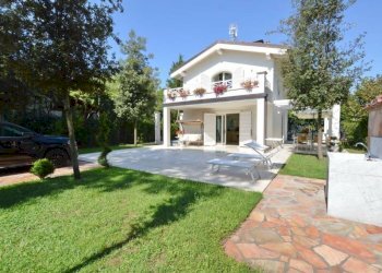 Giardino - Villa via Amilcare Ponchielli, Forte dei Marmi - photo 6