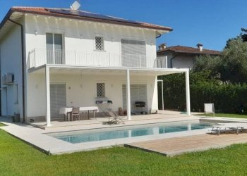 Facciata - Villa via Umbria, Pietrasanta - foto 1