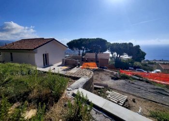 Facciata - Villa strada Monte Ortigara, Sanremo - photo 1