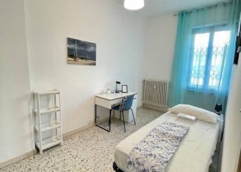 Camera da letto - Trilocale via Benevento, 47, Torino (zona Vanchiglietta) - foto 2