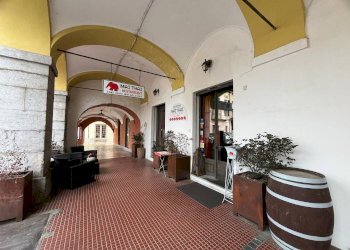 Shop Piazza Vincenzo Virginio, 9b, Cuneo (neighborhood Centro Storico) - photo 1