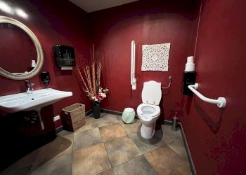 Shop Piazza Vincenzo Virginio, 9b, Cuneo (neighborhood Centro Storico) - photo 14