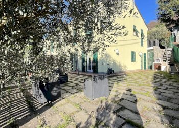 Townhouse Via Aimone Martini, Genova - photo 1