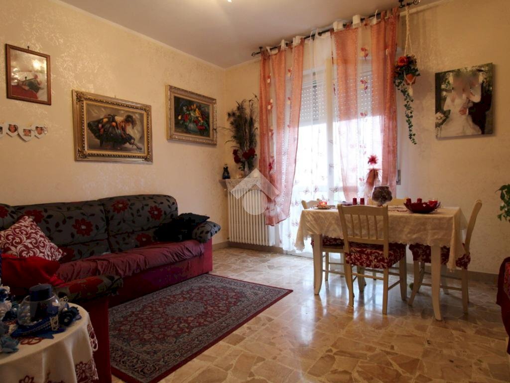 Four-room apartment Via Canale, Casalgrande - photo 2