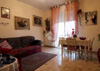 Four-room apartment Via Canale, Casalgrande - photo 2