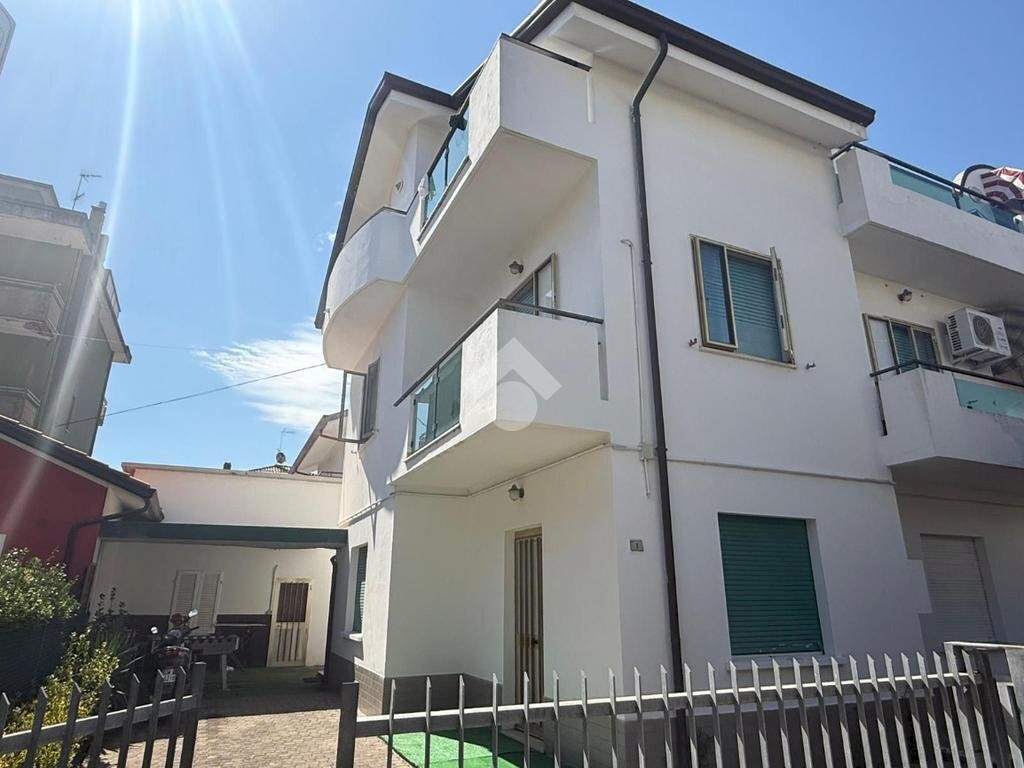 Bilocale Viale MArenzio, Riccione - foto 1