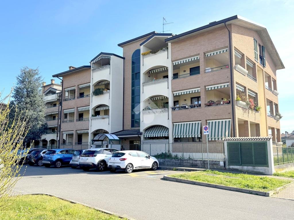 Three-room apartment Via piave, Cesate - photo 2