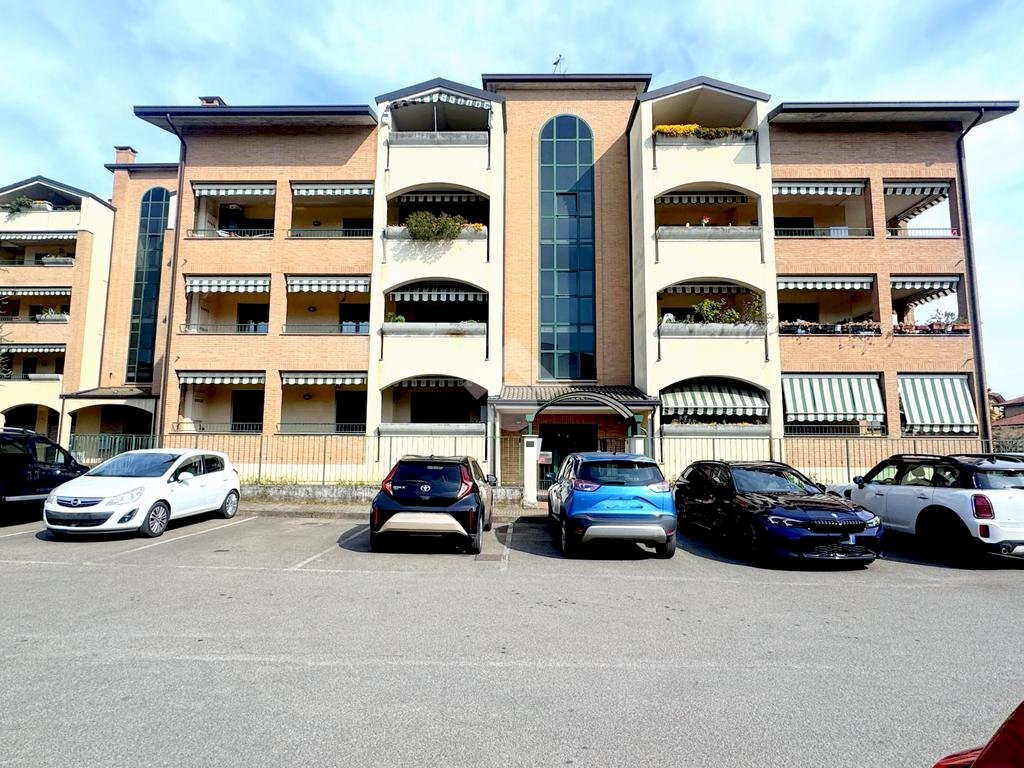 Three-room apartment Via piave, Cesate - photo 3