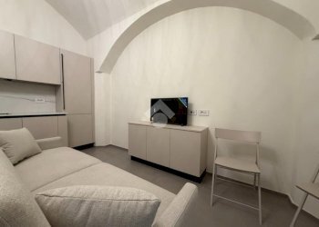One-room apartment Via S. Francesco da Paola, Torino (neighborhood Centro) - photo 3