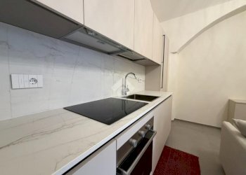 One-room apartment Via S. Francesco da Paola, Torino (neighborhood Centro) - photo 6