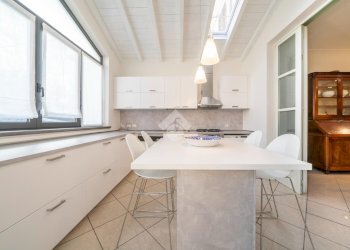 Three-room apartment Viale delle Rimembranze, Parma (neighborhood Cittadella) - photo 13