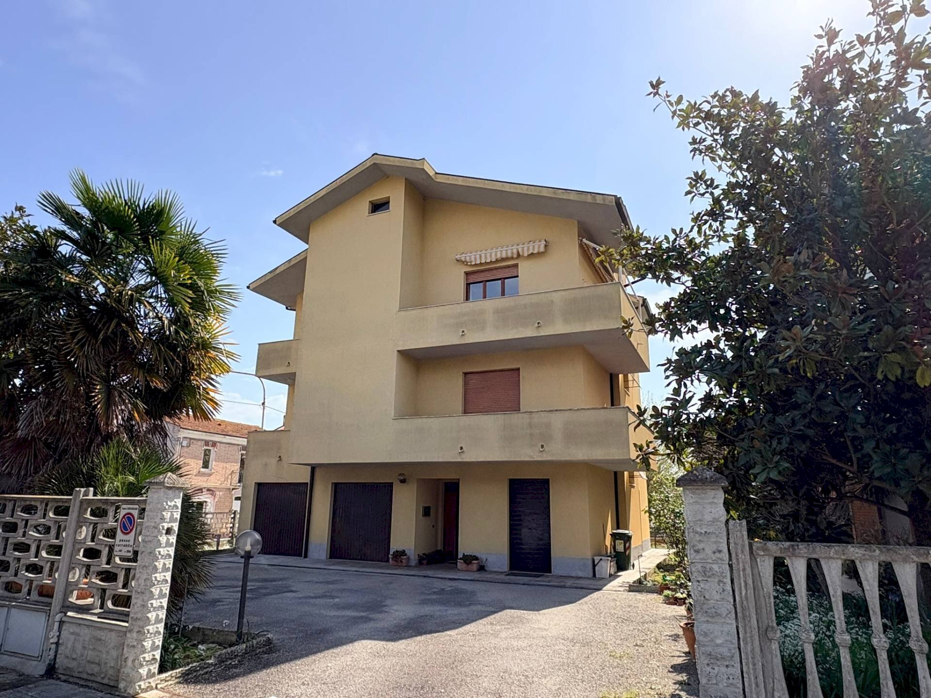 Foto 3 - Attic Piazza della Repubblica
 
2, Montemarciano - photo 3