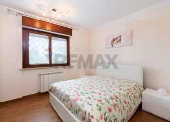 Camera / camera da letto - Three-room apartment Via Carso
 
9, Monterotondo - photo 23