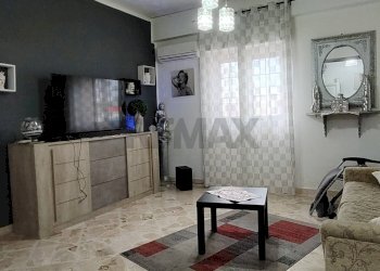 Salone - Quadrilocale Via Della Vega
4, Palermo - foto 1