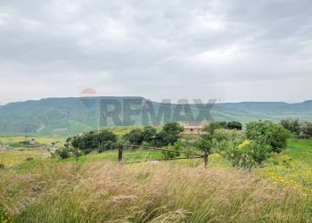 Vista delle montagne - Terreno agricolo Strada Statale 417
 
snc, Caltagirone - foto 4