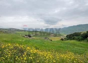 Vista delle montagne - Terreno agricolo Strada Statale 417
 
snc, Caltagirone - foto 6