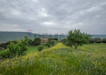 Vista delle montagne - Terreno agricolo Strada Statale 417
 
snc, Caltagirone - foto 9