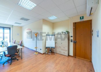 Ufficio - Quadrilocale Via Vittorio Emanuele Da Bormida
 
45, Catania - foto 5